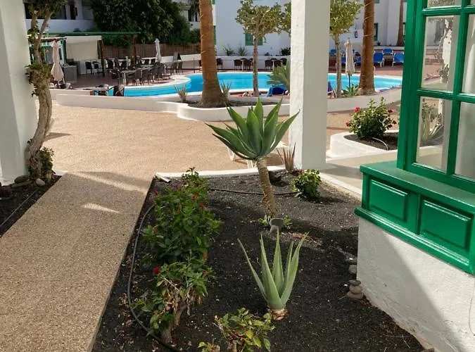 Appartement Lovely Pool View Near Beach, Luz Y Mar + Vv License