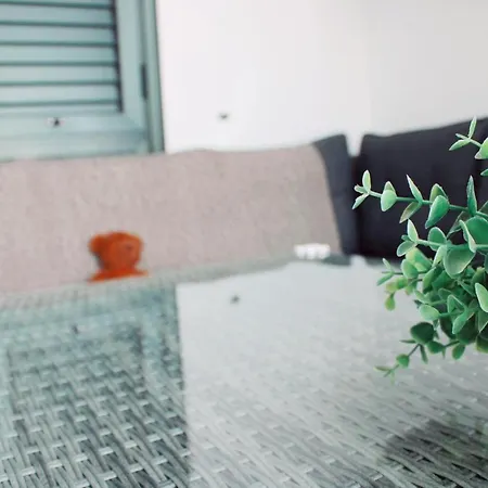 Apartman Lovely Pool View Near Beach, Luz Y Mar + Vv License