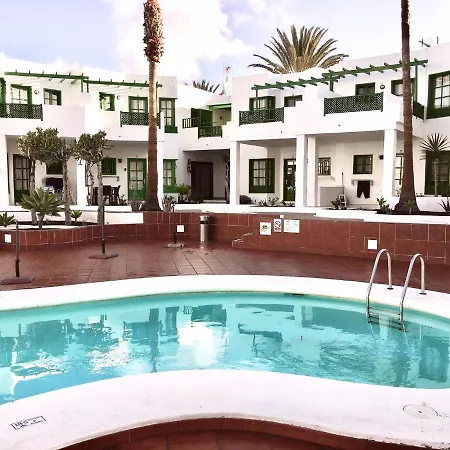 Apartman Lovely Pool View Near Beach, Luz Y Mar + Vv License *