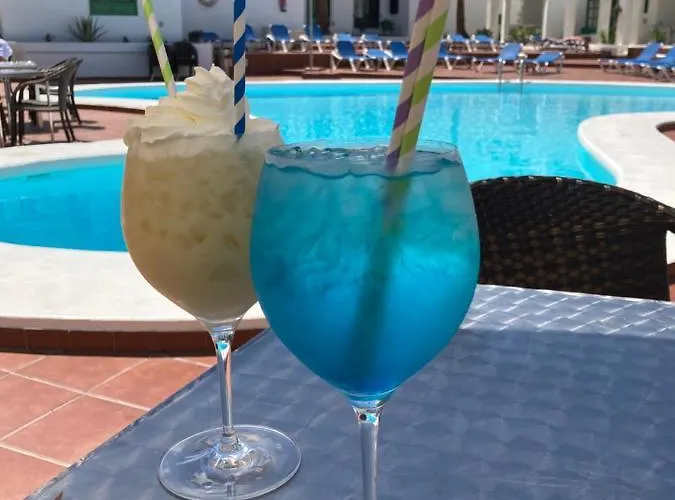 Apartment Lovely Pool View Near Beach, Luz Y Mar + Vv License *